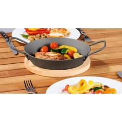 GRILLMEISTER Ø 32 Eisen-Grillpfanne / Ø 28,5 Eisen-Grillpfanne mit perforiertem Boden / Ø 20 Eisen-Grillpfanne mit Servierbrett - B-Ware
