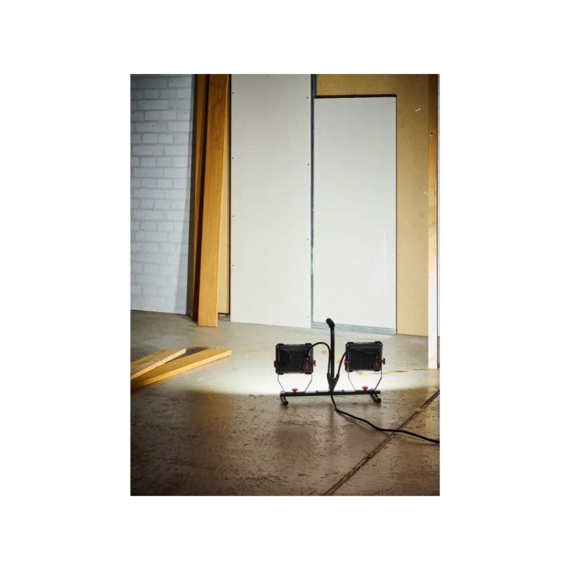PARKSIDE PERFORMANCE® LED-Arbeitsleuchte PASB 100 A3, ausziehbares Stativ - B-Ware sehr gut
